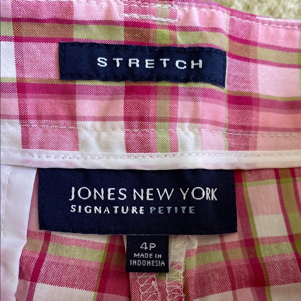 Jones New York Pink and White Bermuda Shorts, 4P - Picture 2 of 8